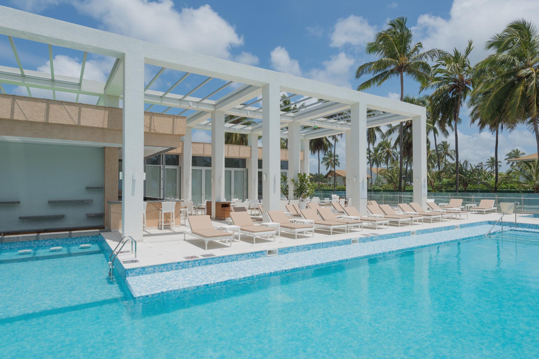 Sheraton Reserva Do Paiva กาโป เด ซันโตอากอสตีโญ ภายนอก รูปภาพ The swimming pool at the hotel