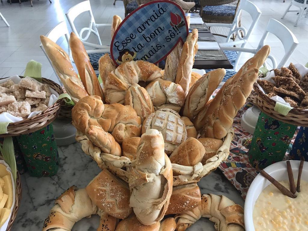 Sheraton Reserva Do Paiva กาโป เด ซันโตอากอสตีโญ ภายนอก รูปภาพ Bread at a buffet