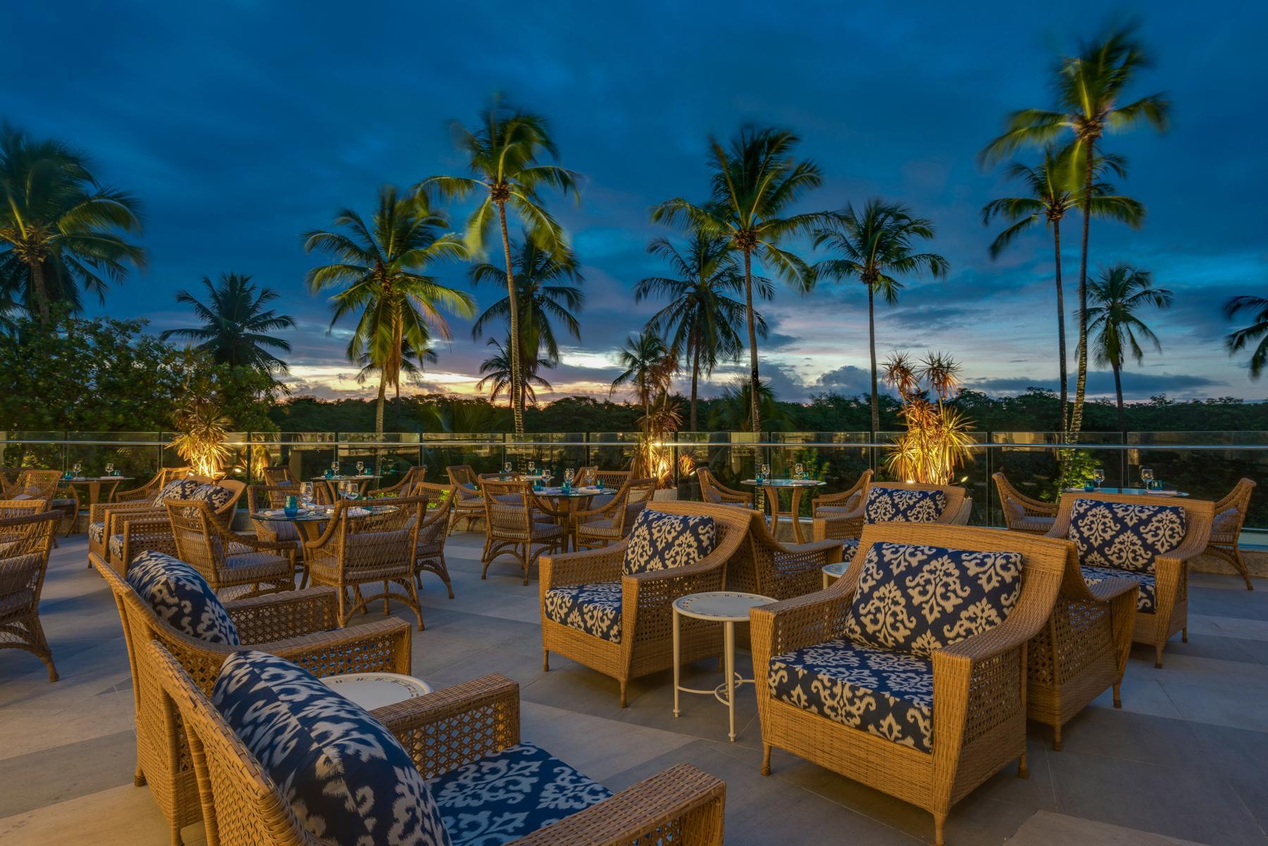 Sheraton Reserva Do Paiva กาโป เด ซันโตอากอสตีโญ ภายนอก รูปภาพ The rooftop bar at the hotel