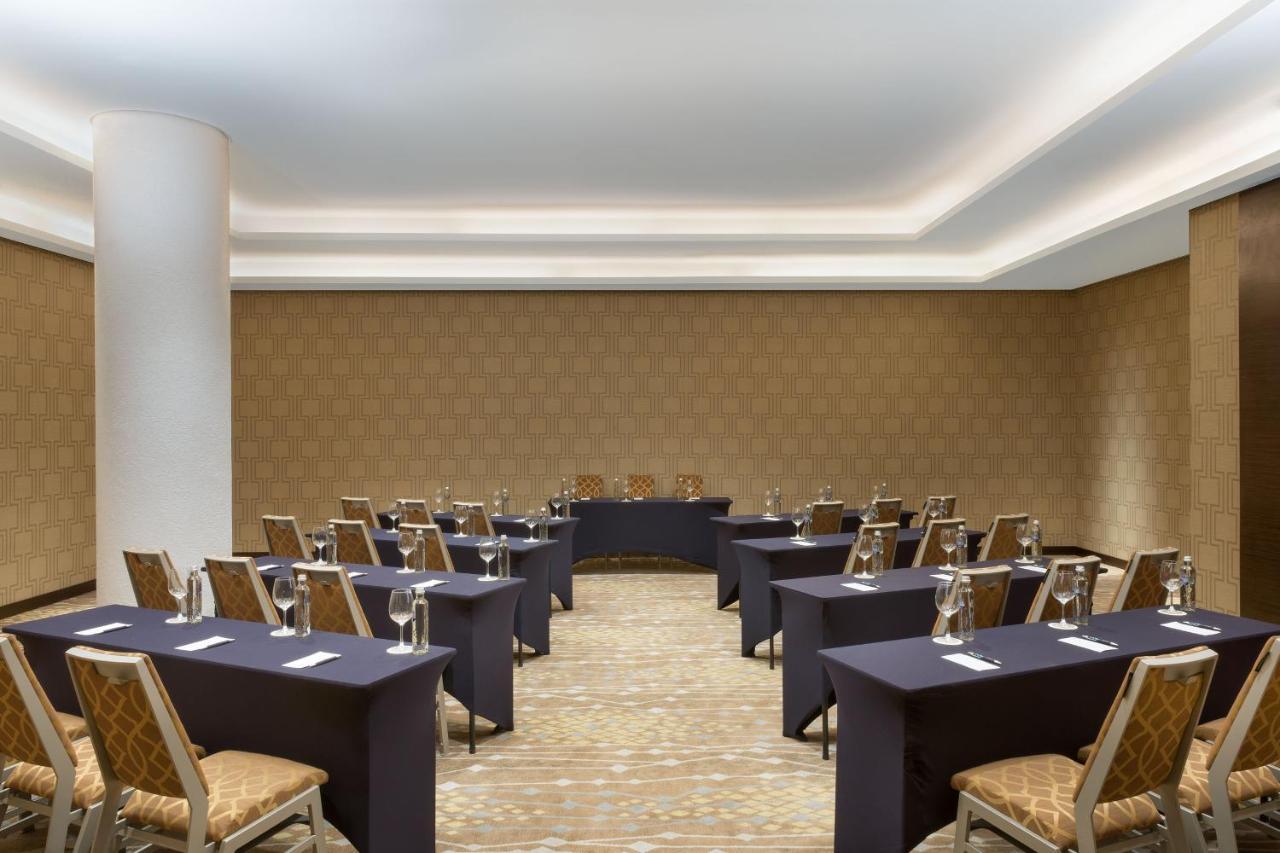 Sheraton Reserva Do Paiva กาโป เด ซันโตอากอสตีโญ ภายนอก รูปภาพ A meeting room at the Four Seasons Hotel, London