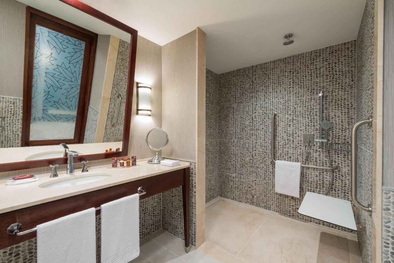 Sheraton Reserva Do Paiva กาโป เด ซันโตอากอสตีโญ ภายนอก รูปภาพ A wet room in a hotel